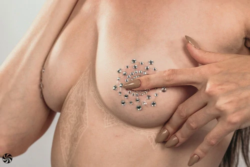 Nálepky na bradavky Burlesque Rowland White